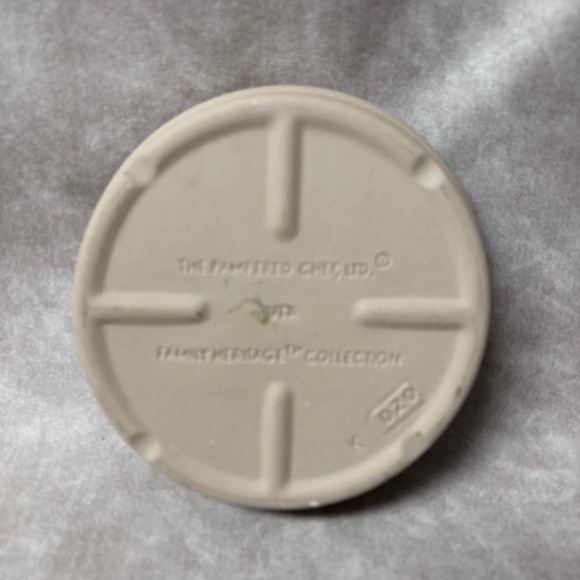 The Pampered Chef - Stoneware - 8" Round - Deep Dish - Baker USA - Picture 3 of 4